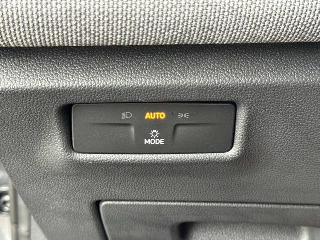 Used 2025 Volkswagen Tiguan S image 17