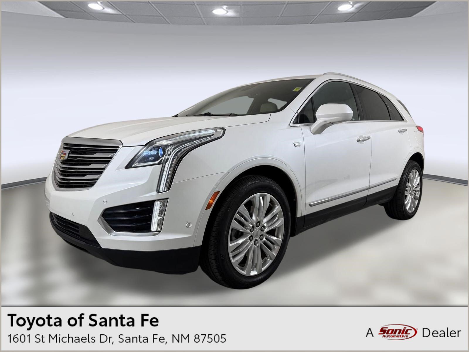 Used 2017 Cadillac XT5 Premium Luxury w/ Driver Assist Package FWD image 1