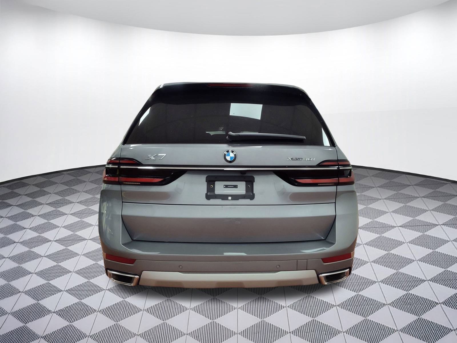 Used 2025 BMW X7 xDrive40i w/ Premium Package image 10