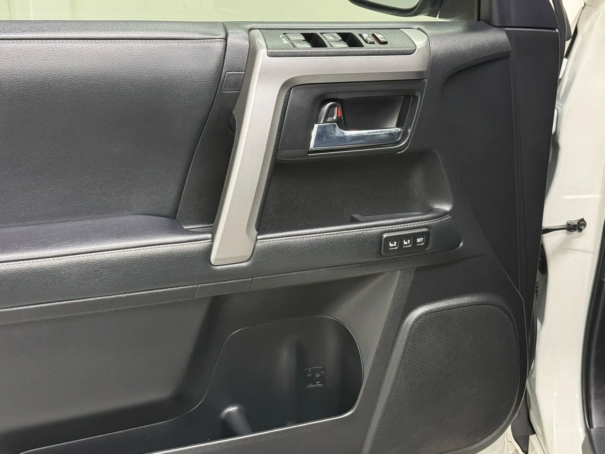 Used 2020 Toyota 4Runner Limited image 23