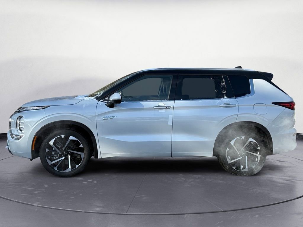 New 2025 Mitsubishi Outlander SEL image 2