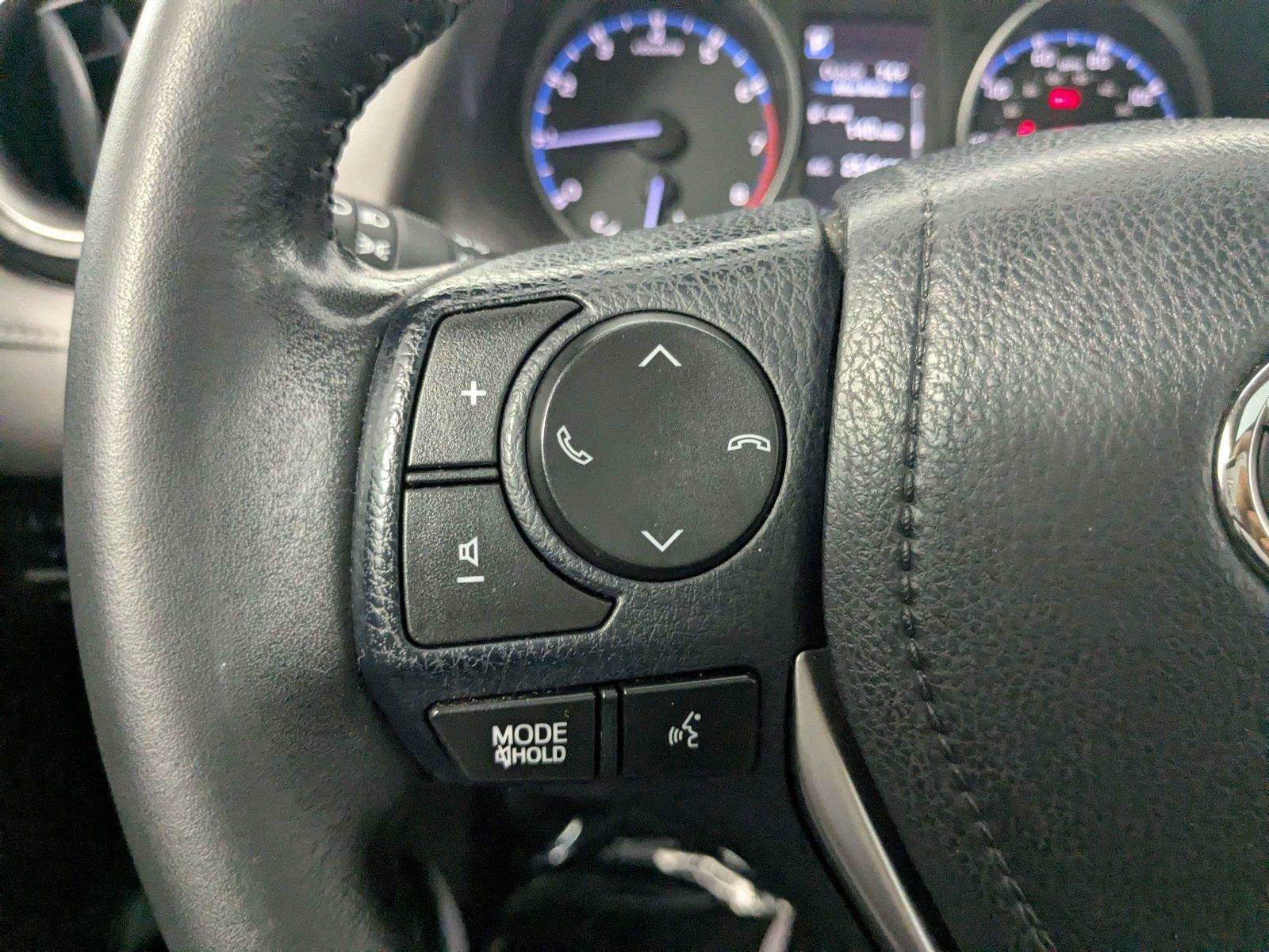 Used 2018 Toyota RAV4 XLE FWD image 19