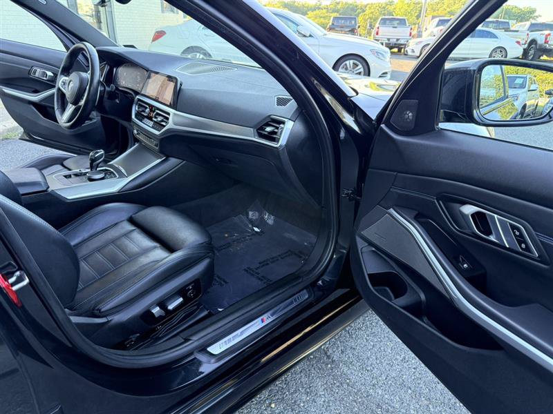Used 2019 BMW 330i xDrive Sedan w/ M Sport Package AWD/4WD image 10