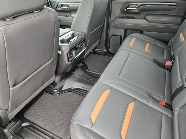 Used 2025 GMC Sierra 2500 AT4 image 31