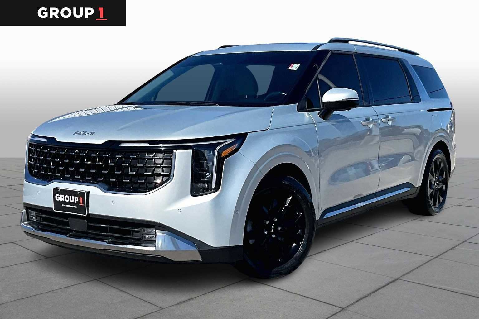 Used 2025 Kia Carnival SX image 1