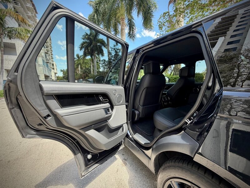 Used 2019 Land Rover Range Rover Supercharged AWD/4WD image 29
