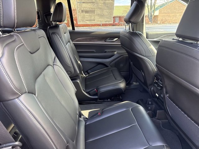 New 2025 Jeep Grand Cherokee L Limited w/ Black Appearance Package image 11