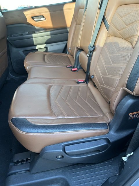 Used 2022 Nissan Pathfinder Platinum w/ Cargo Package image 24