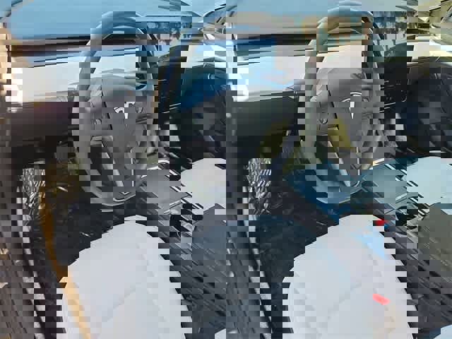 Used 2023 Tesla Model 3 Standard Range image 10