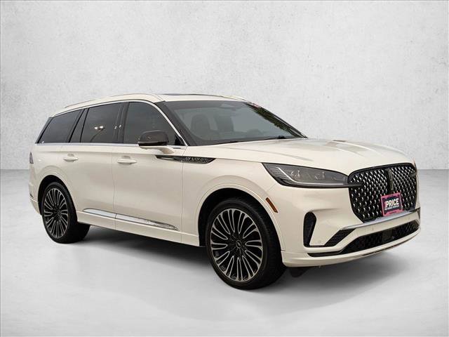 Used 2025 Lincoln Aviator Black Label image 3