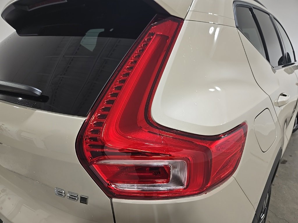 New 2026 Volvo XC40 B5 Ultra w/ Climate Package image 9