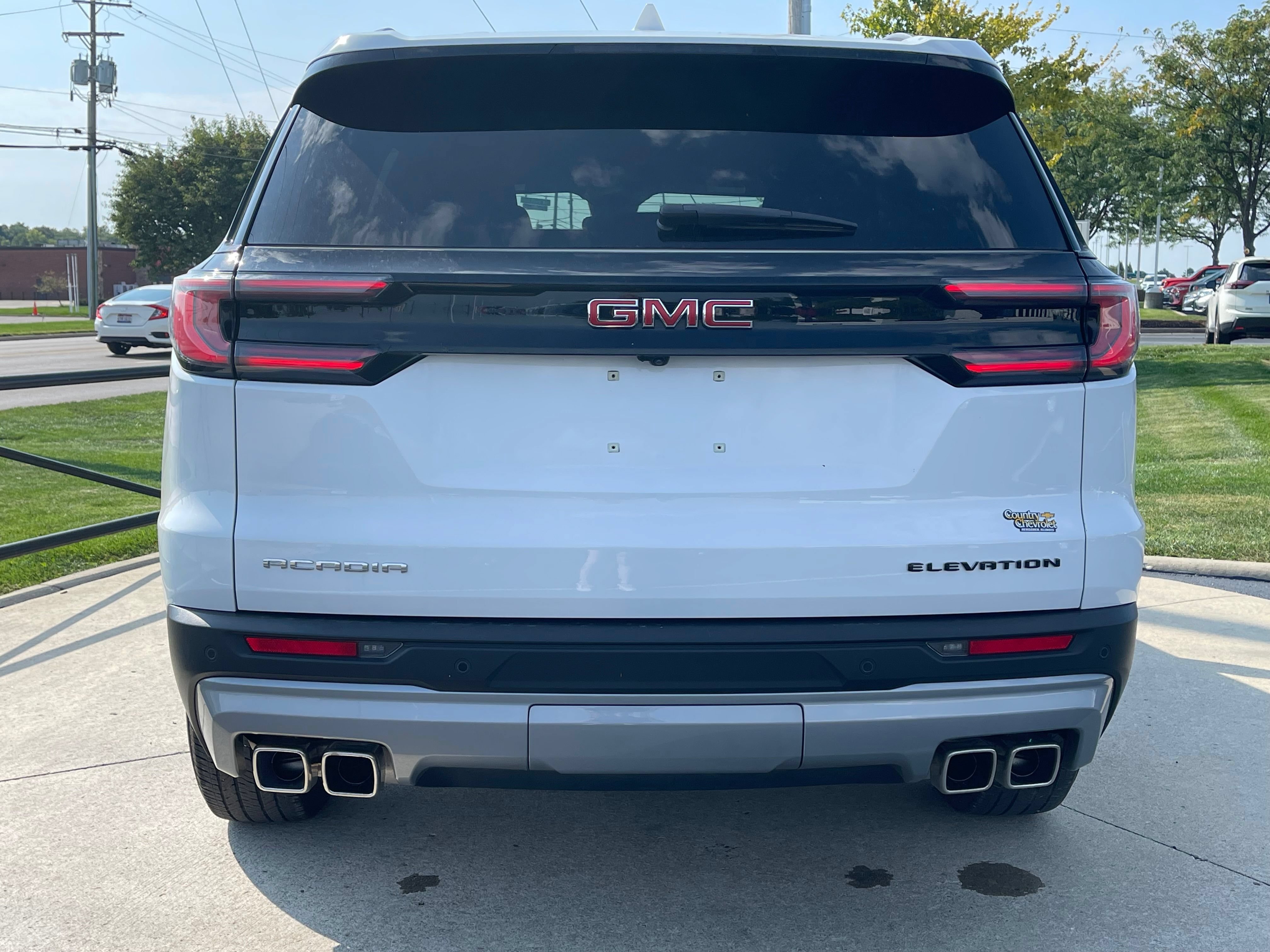 Used 2025 GMC Acadia Elevation FWD image 6