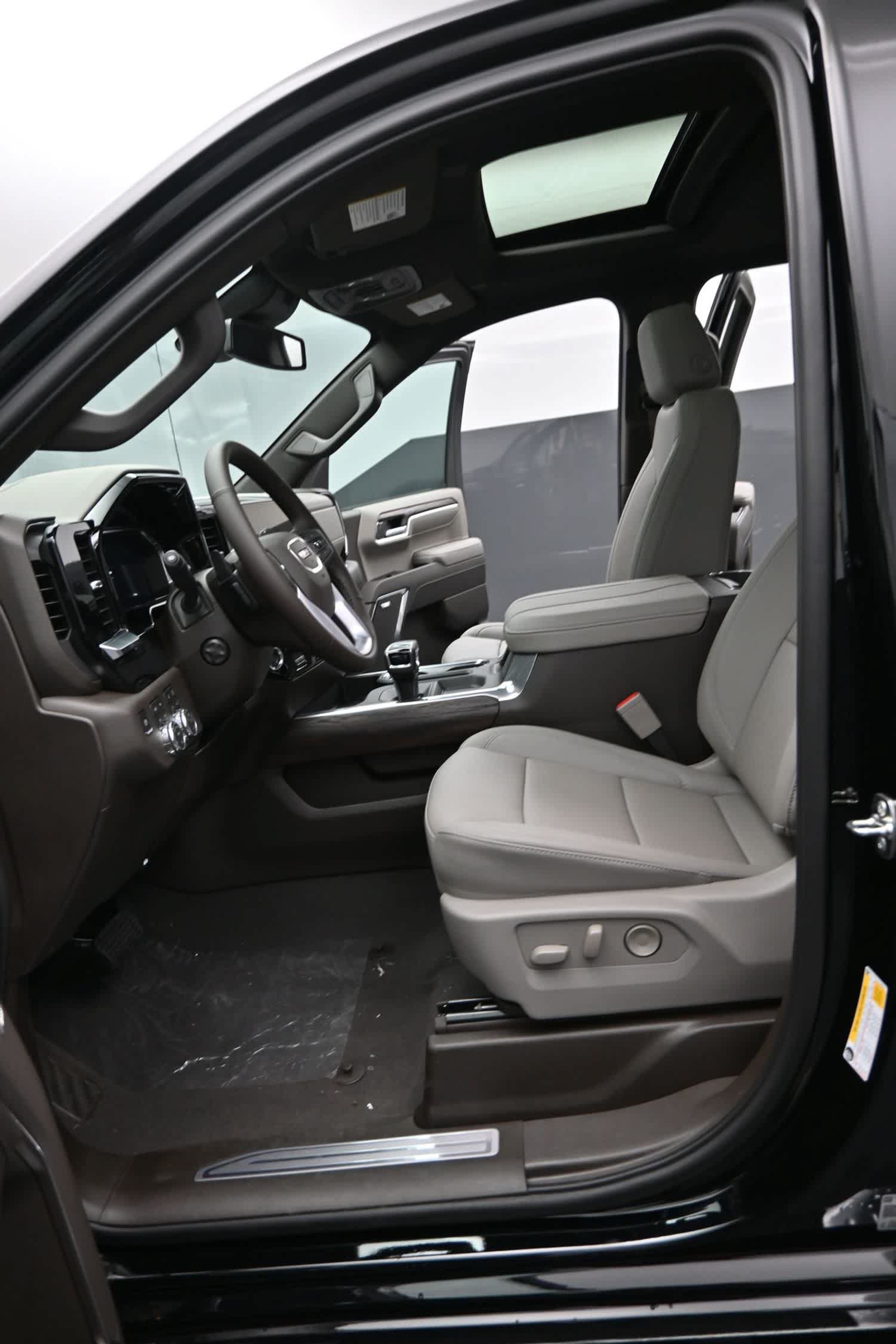 New 2026 GMC Sierra 1500 SLT w/ SLT Premium Plus Package AWD/4WD image 19