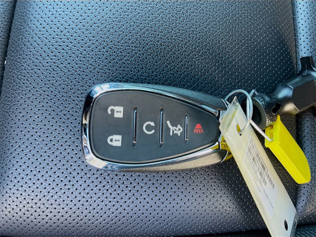 Used 2023 Chevrolet Traverse RS image 36