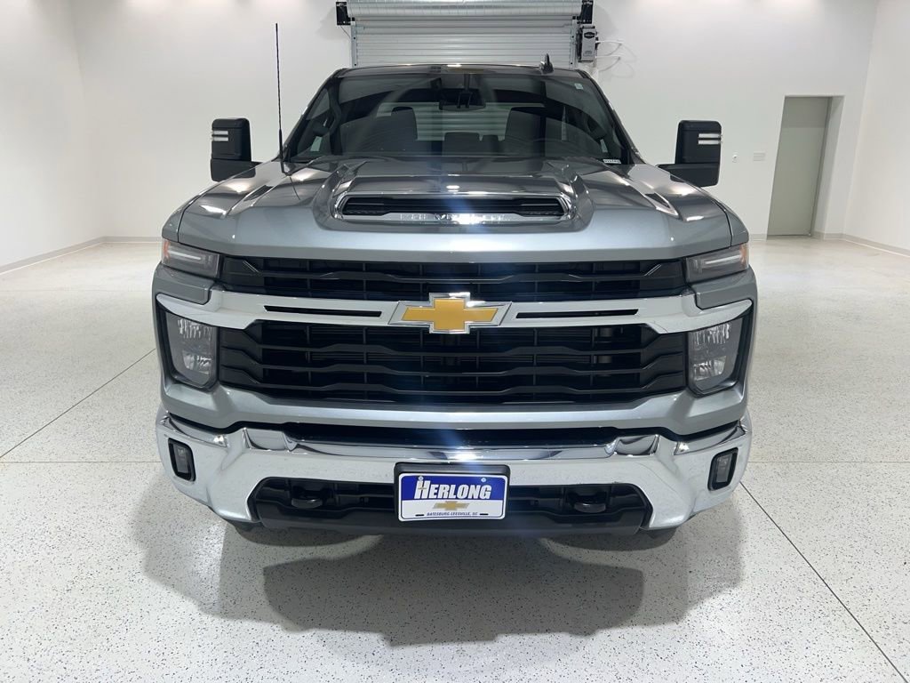 Used 2025 Chevrolet Silverado 2500 LT w/ Convenience Package AWD/4WD image 8
