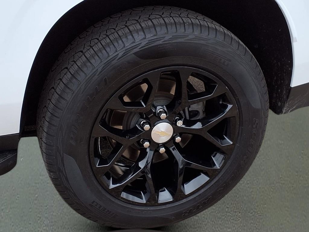 Used 2021 Chevrolet Suburban LS image 31