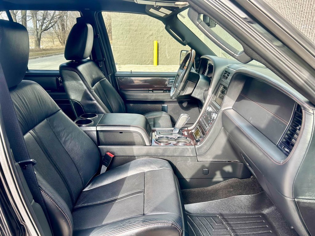 Used 2017 Lincoln Navigator L Reserve image 27