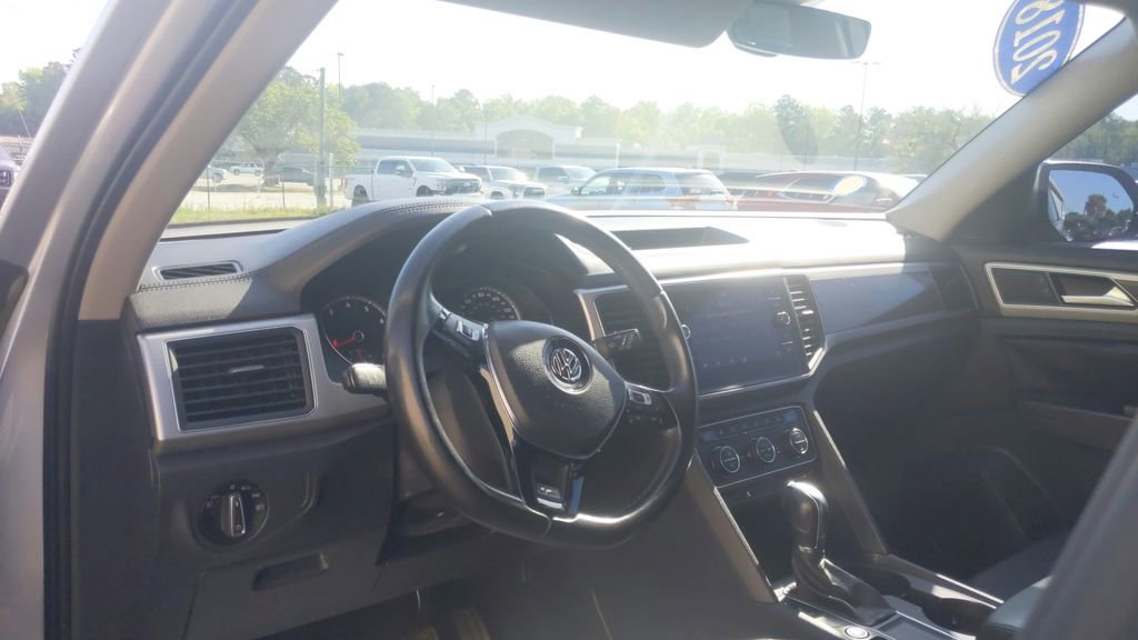 Used 2018 Volkswagen Atlas SE w/ R-Line Package image 19