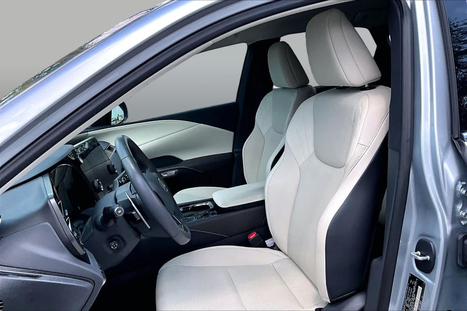 Used 2024 Lexus RX 350 FWD w/ Technology Package image 8