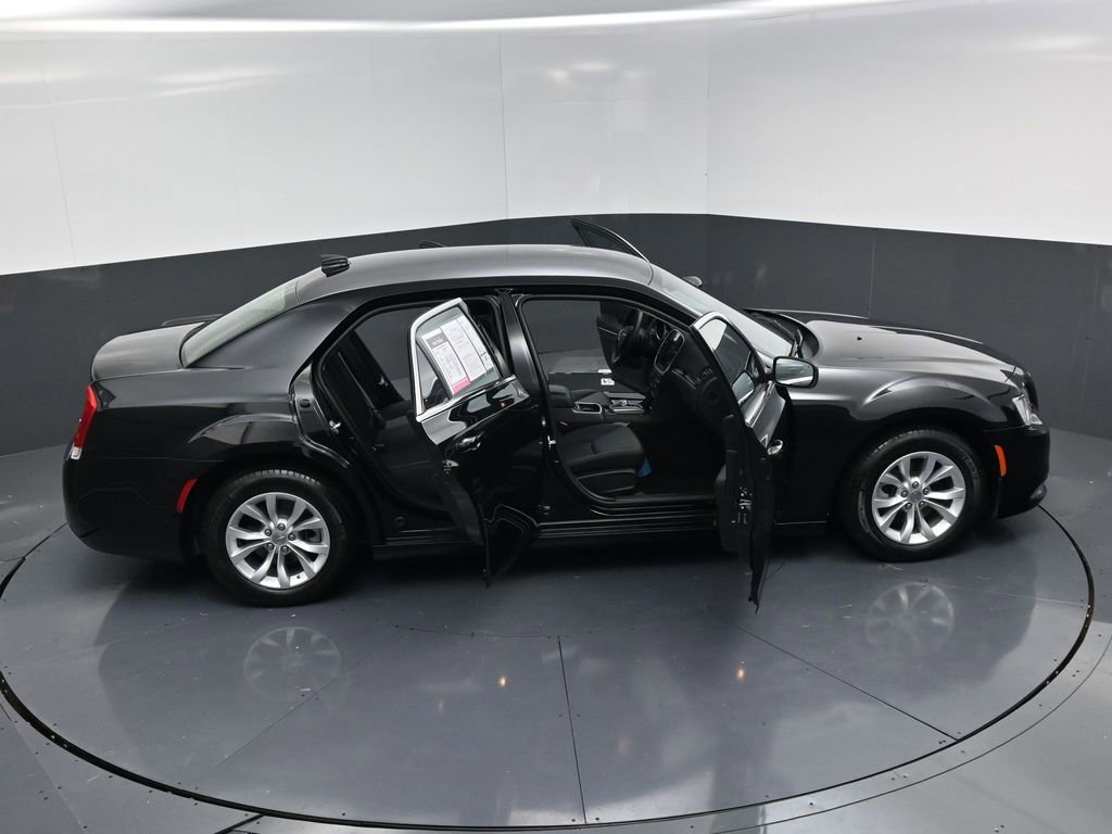 Used 2023 Chrysler 300 Touring image 23