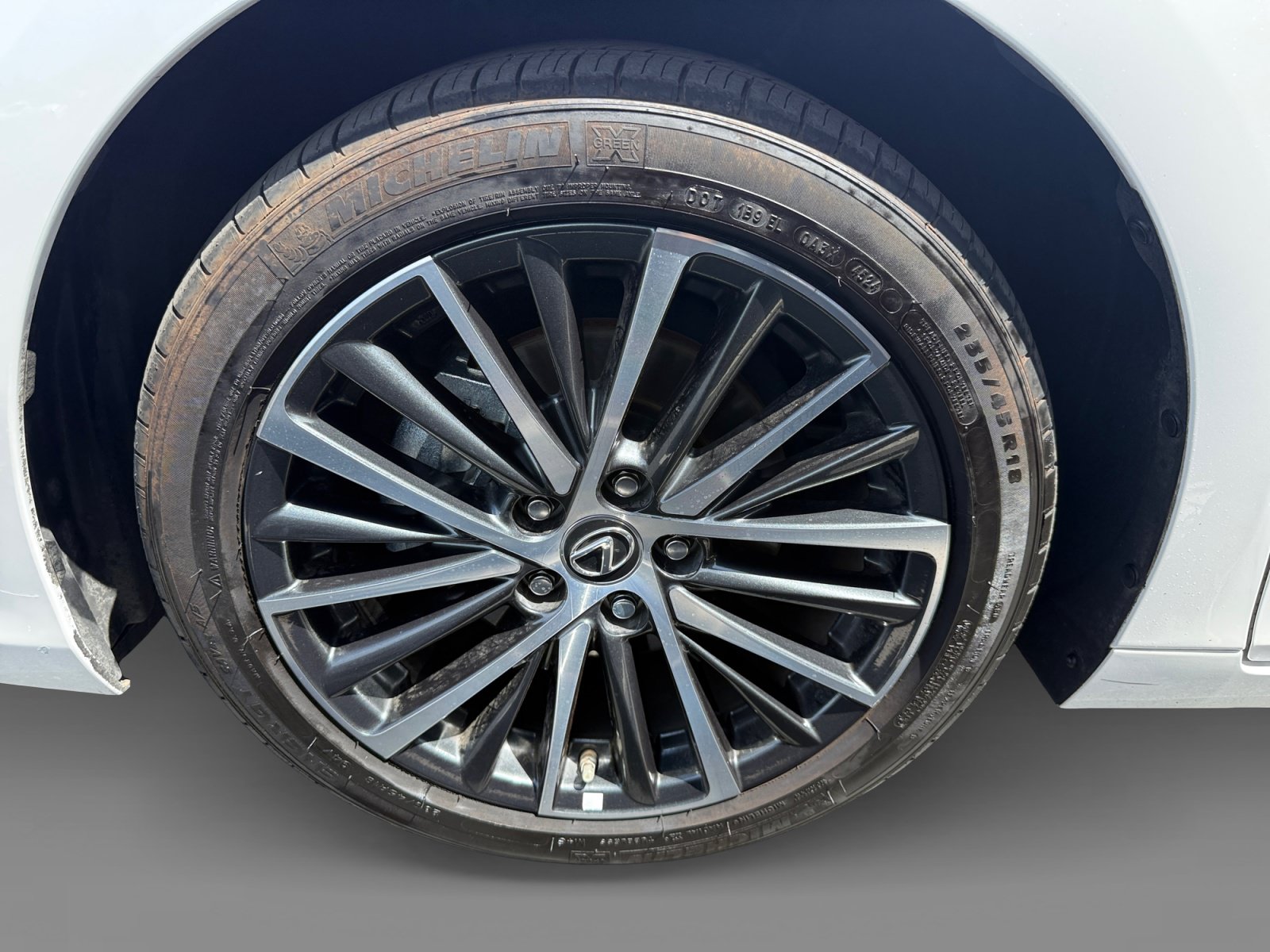 Used 2025 Lexus ES 300h w/ Premium Package FWD image 9