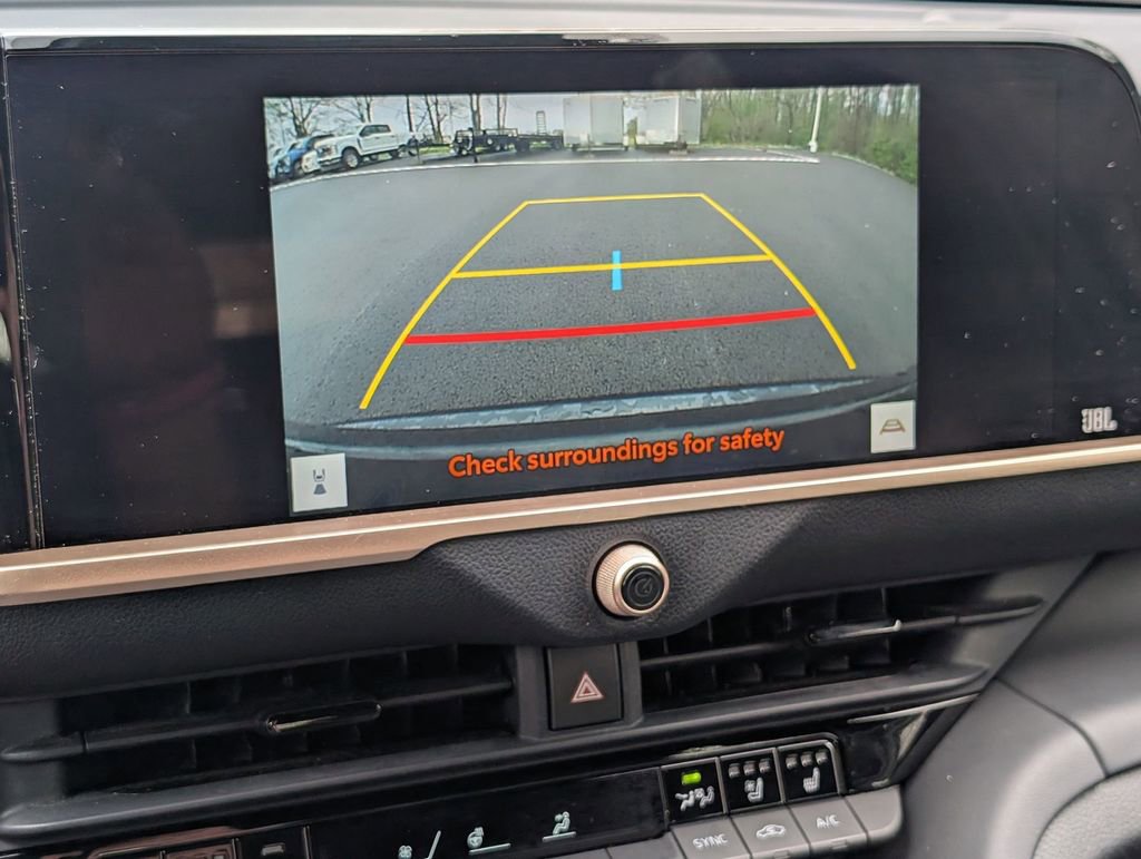 Used 2023 Toyota Crown Limited image 15