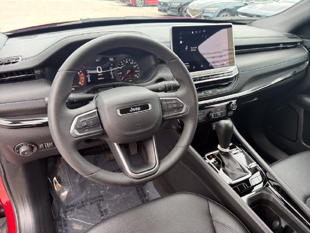 Used 2025 Jeep Compass Latitude w/ Altitude Special Edition AWD/4WD image 13