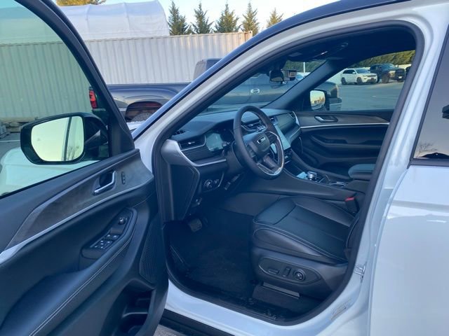 New 2025 Jeep Grand Cherokee Limited image 15