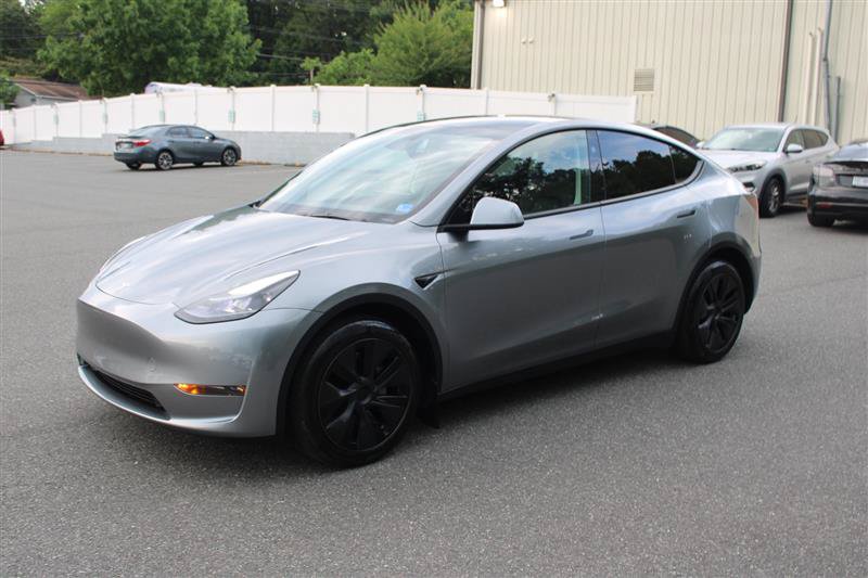 Used 2025 Tesla Model Y Long Range AWD/4WD image 3