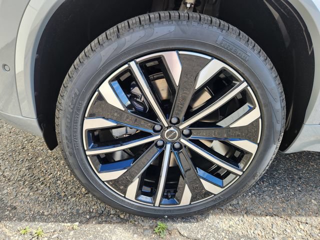 New 2026 Volvo XC90 T8 Plus w/ Protection Package AWD/4WD image 19