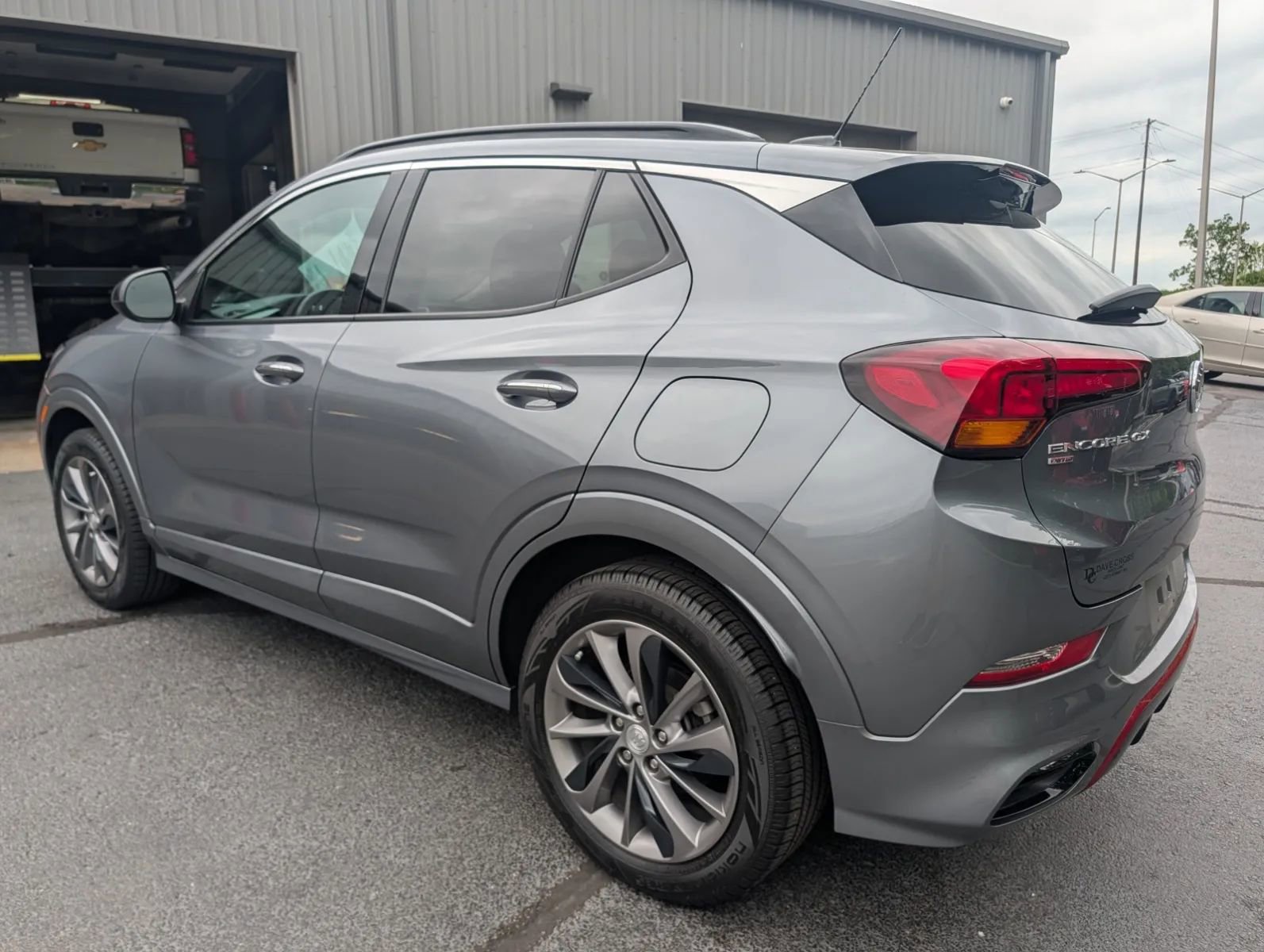 Used 2020 Buick Encore GX Essence w/ Experience Buick Package AWD/4WD image 2