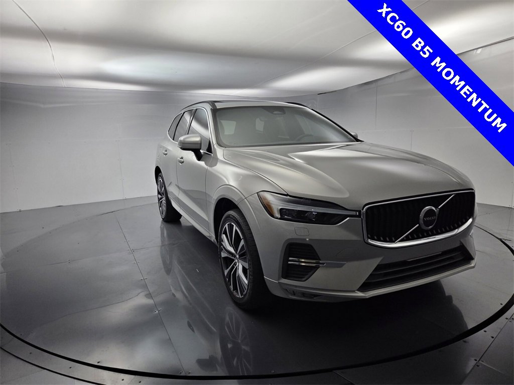 Used 2022 Volvo XC60 B5 Momentum image 5