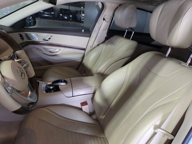 Used 2018 Mercedes-Benz S 560 Sedan image 17