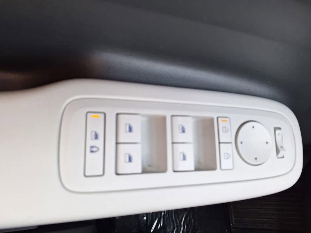 Used 2024 Hyundai Santa Fe SE image 19