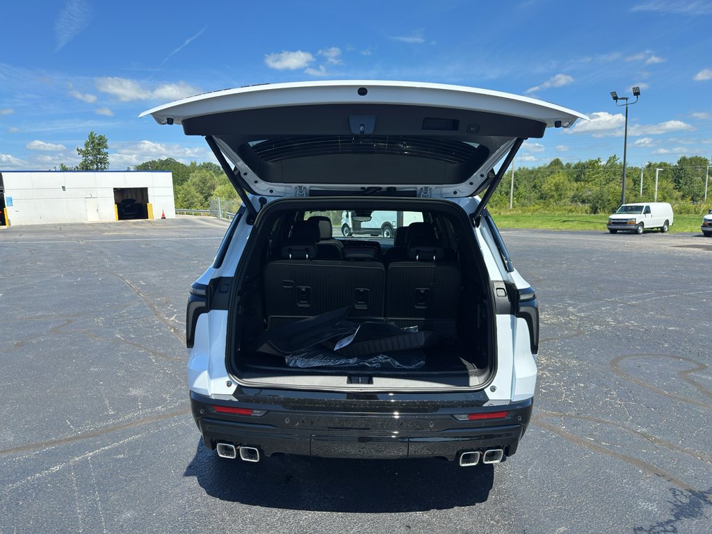 New 2027 Chevrolet Traverse RS w/ LPO, Floor Liner Package AWD/4WD image 29