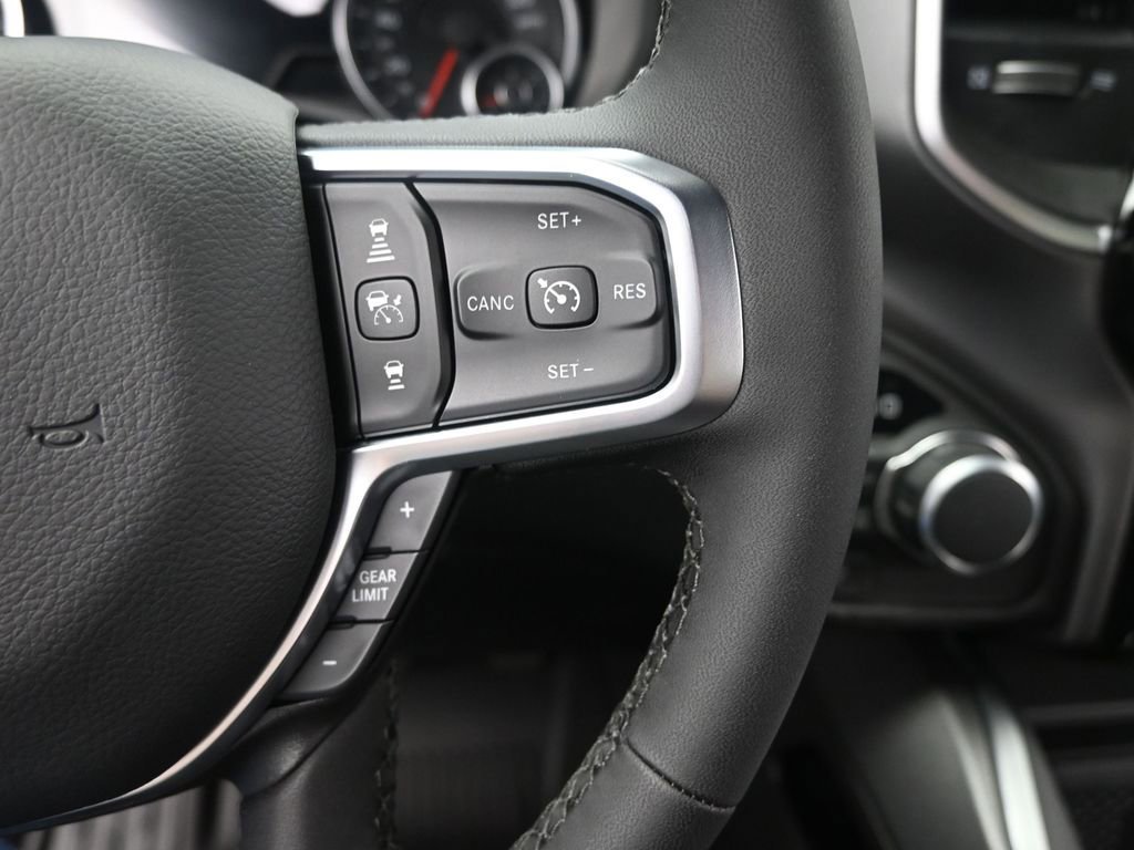 New 2026 RAM 1500 4x4 Crew Cab image 31