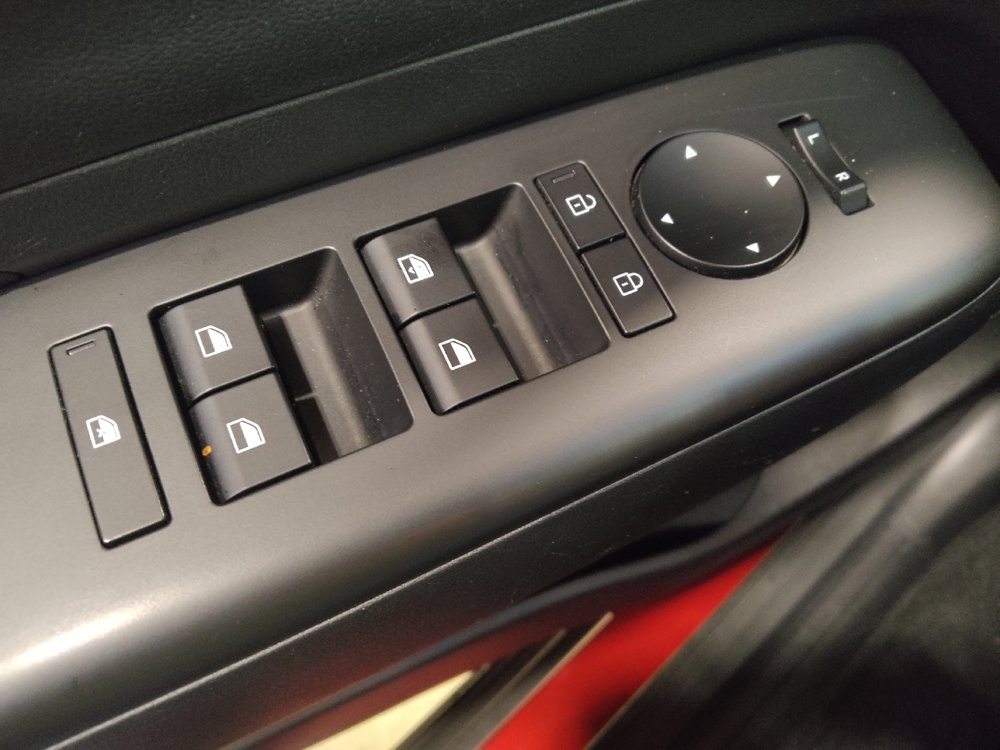 Used 2025 Hyundai Kona SEL FWD image 27