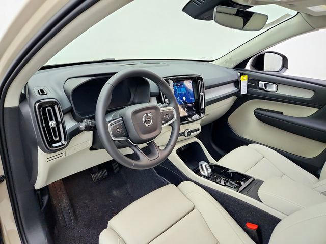 New 2026 Volvo XC40 B5 Ultra w/ Climate Package image 16