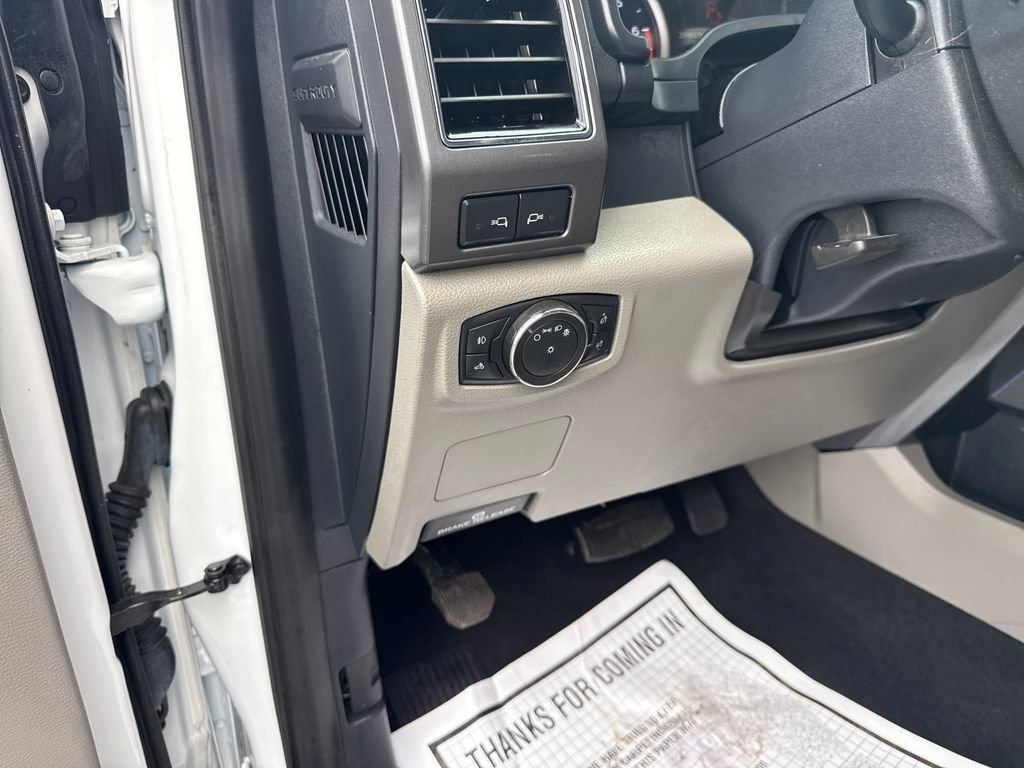 Used 2022 Ford F250 XLT w/ XLT Premium Package AWD/4WD image 32