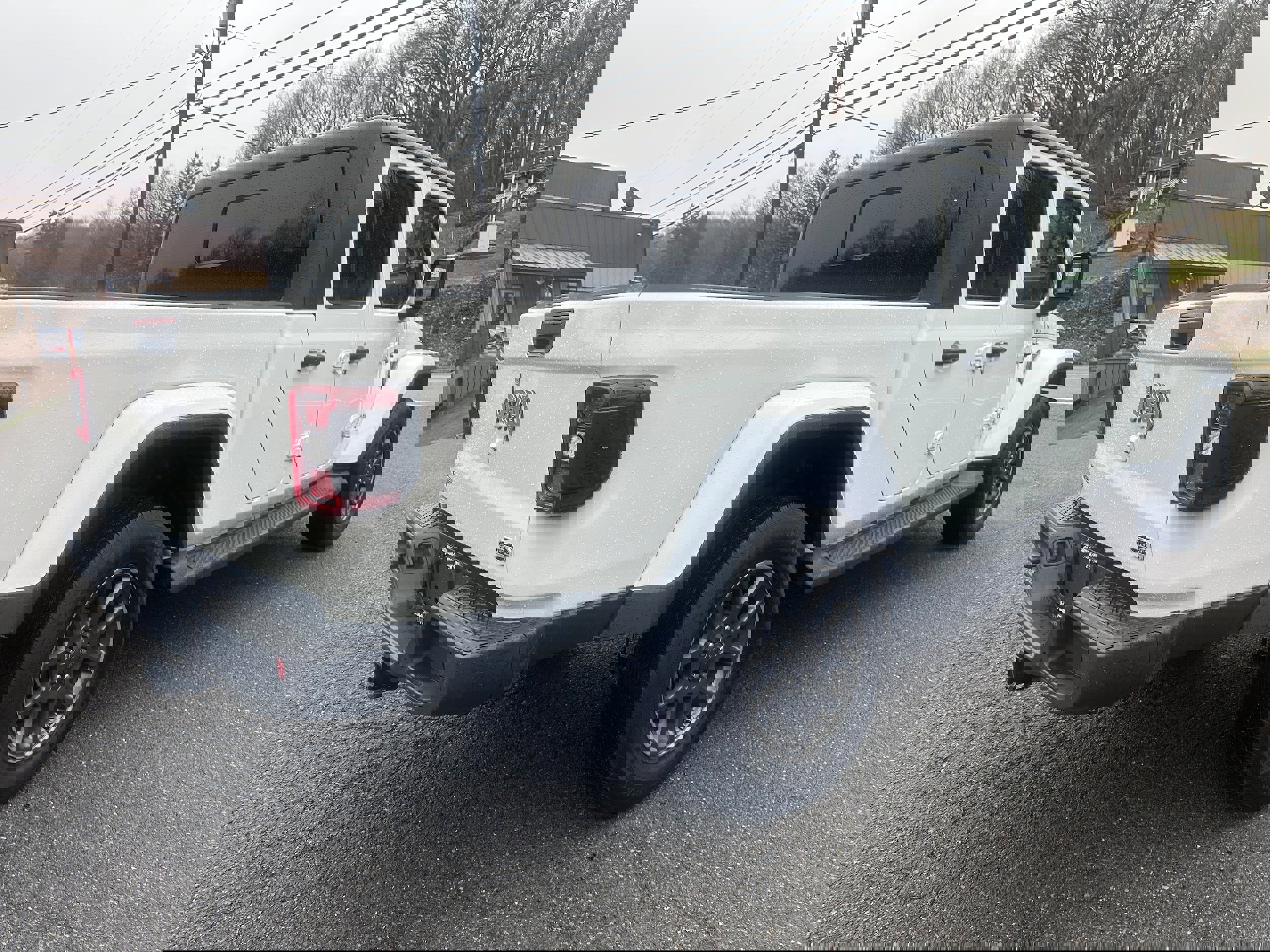 Used 2020 Jeep Gladiator Overland image 19