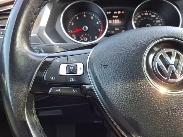Used 2018 Volkswagen Tiguan SEL w/ 3rd Row Seat Package AWD/4WD image 22
