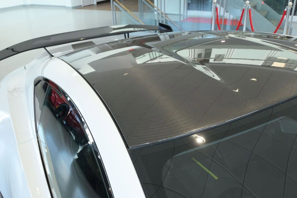 Used 2023 Aston Martin V8 Vantage Coupe RWD image 25