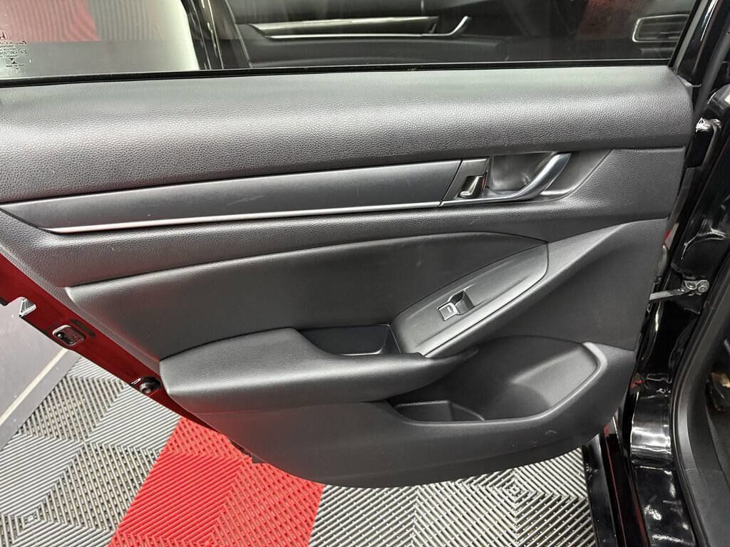 Used 2022 Honda Accord Sport image 10