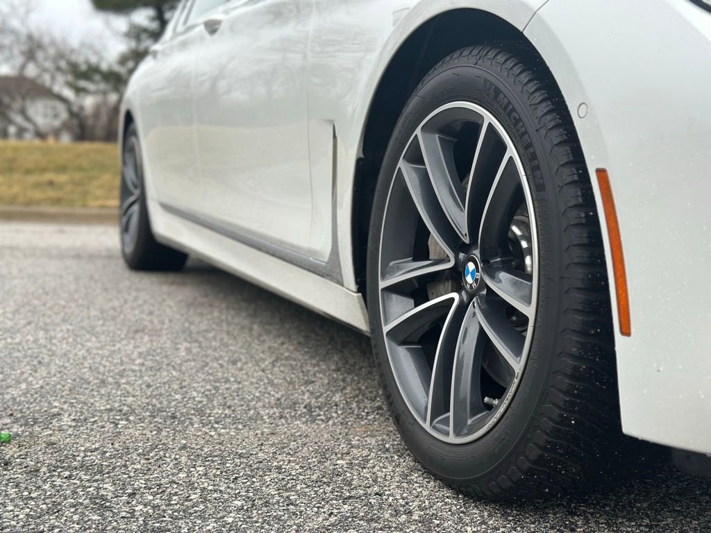 Used 2022 BMW 750i xDrive w/ Autobahn Package image 9