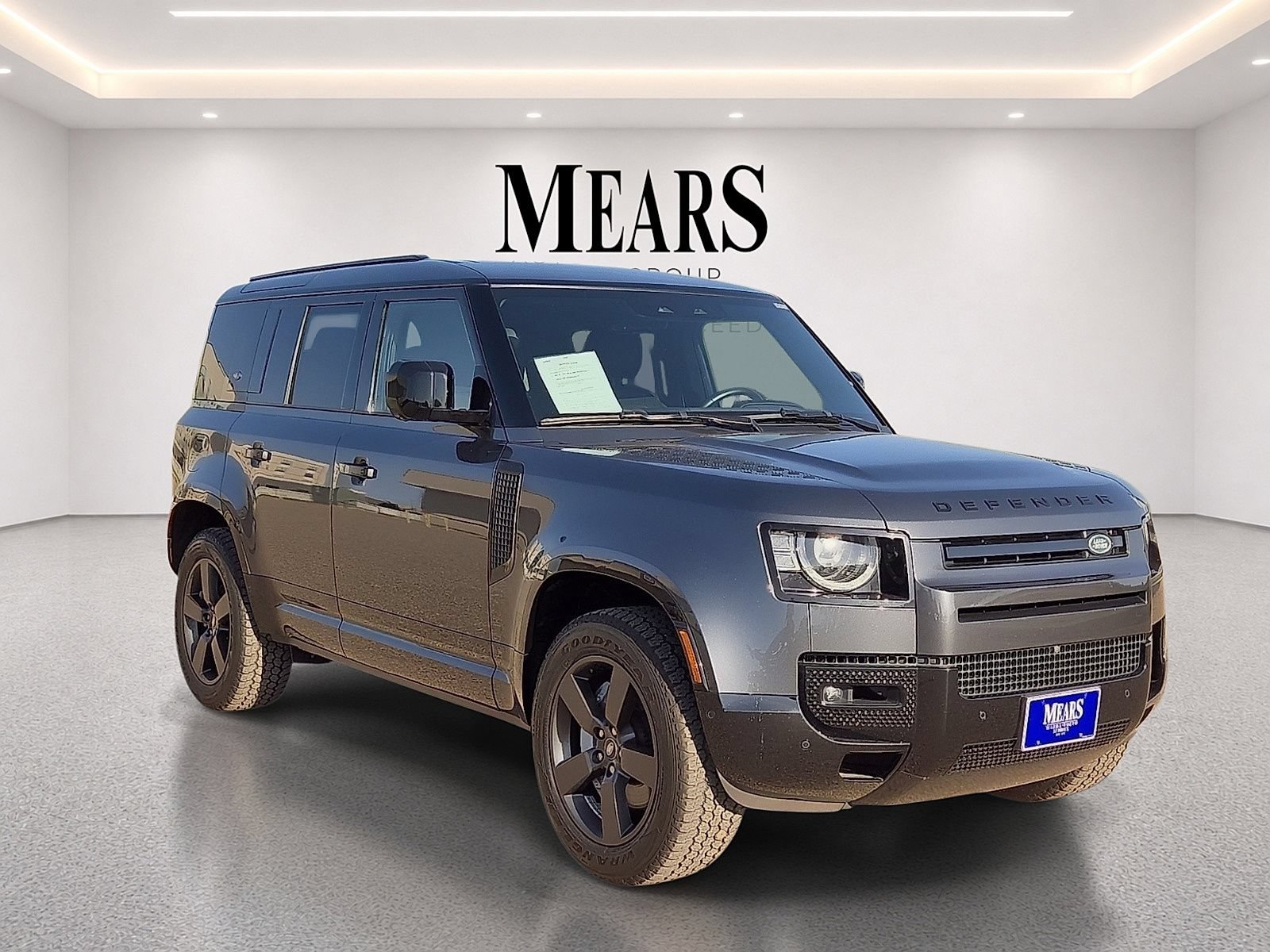 Used 2024 Land Rover Defender 110 X-Dynamic SE AWD/4WD image 7