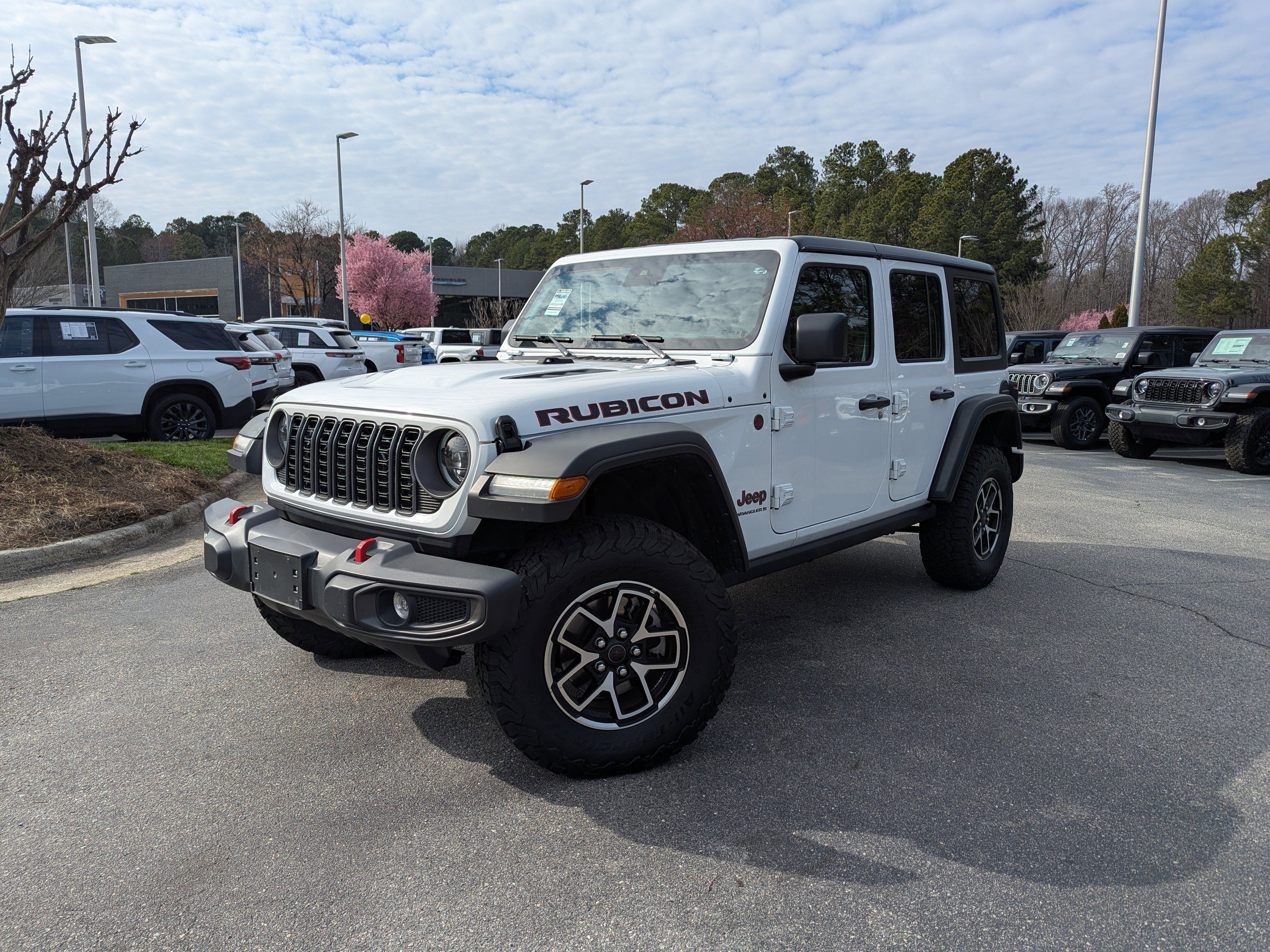 Used 2025 Jeep Wrangler Rubicon image 1
