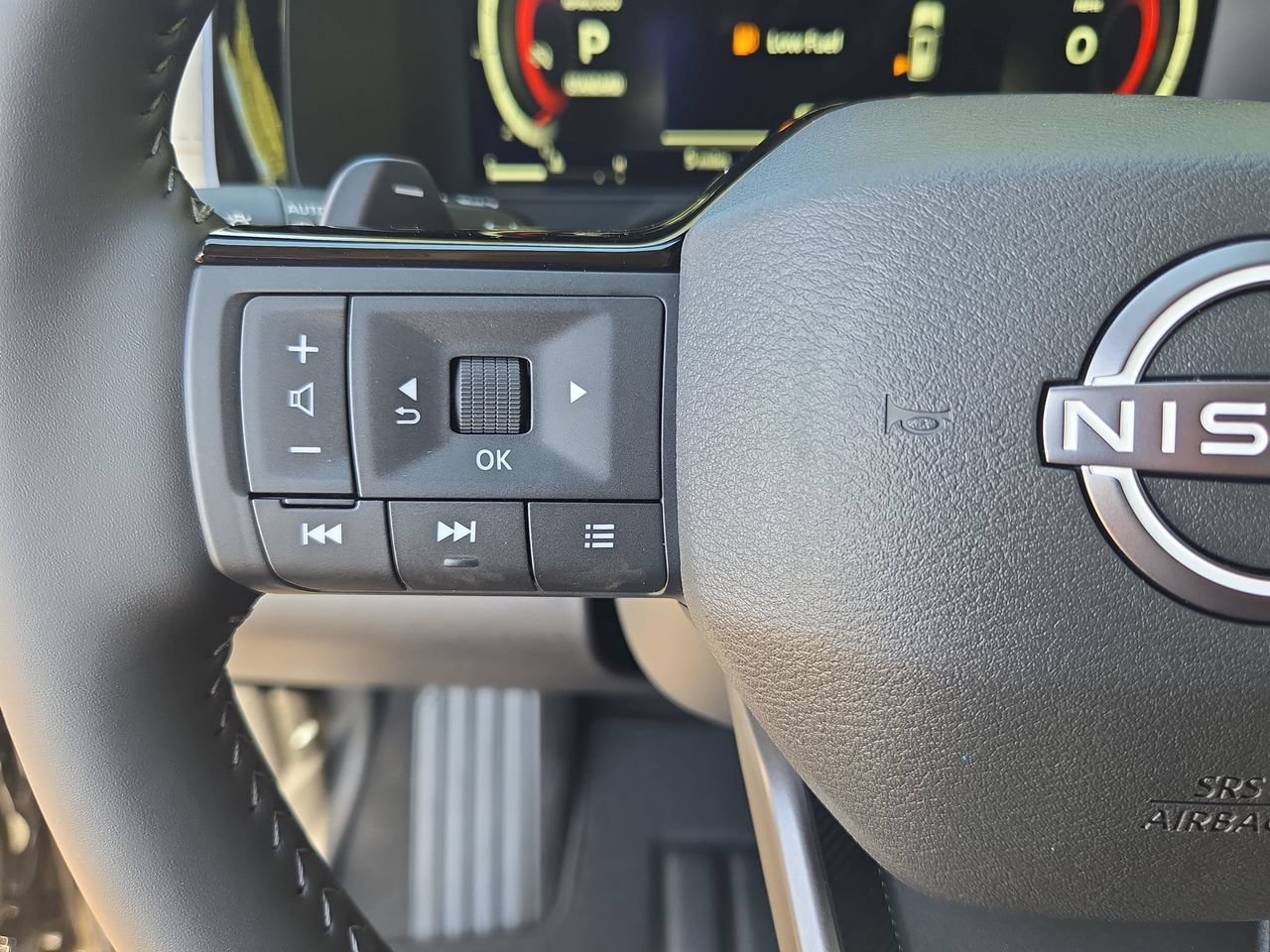New 2026 Nissan Pathfinder SL FWD image 17