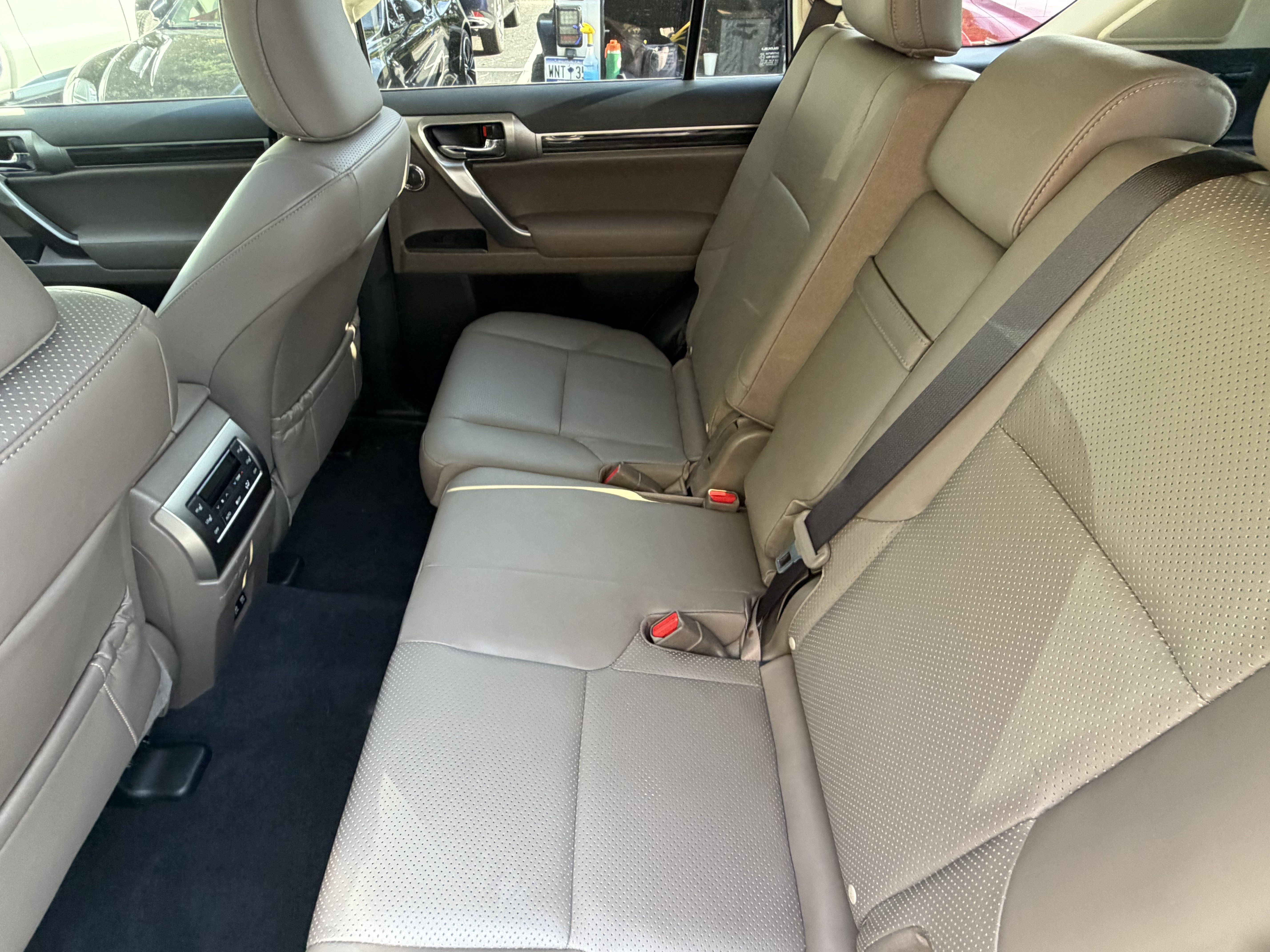Certified 2023 Lexus GX 460 Luxury w/ Accessory Package AWD/4WD image 31