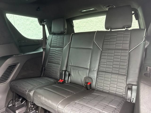 Used 2026 Cadillac Escalade Platinum Sport w/ LPO, ONYX Package AWD/4WD image 11