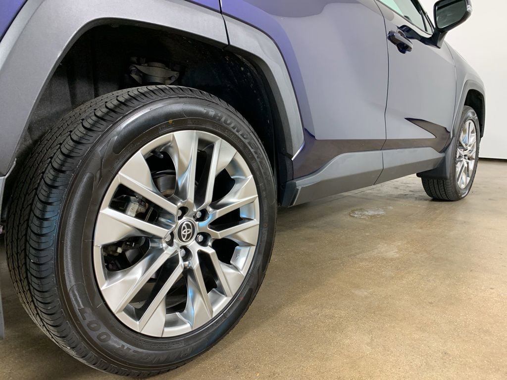 Used 2021 Toyota RAV4 XLE Premium AWD/4WD image 9